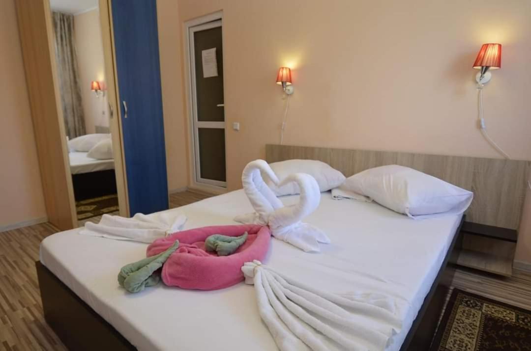 Vila Robert Hotel Schitu Luaran gambar