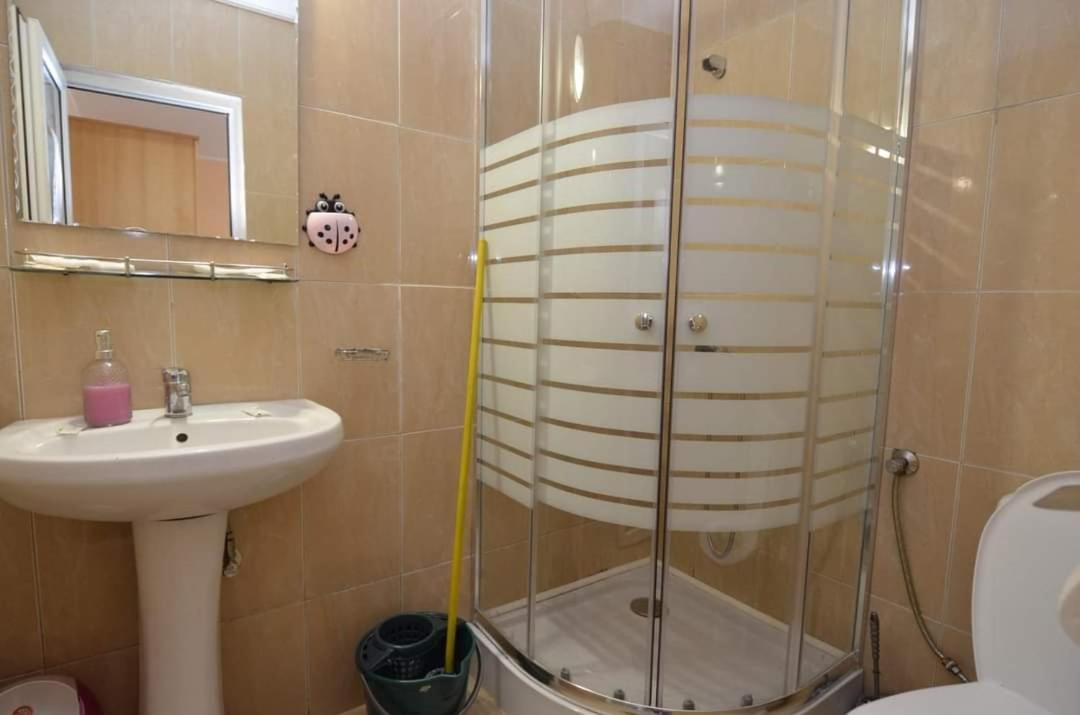 Vila Robert Hotel Schitu Luaran gambar